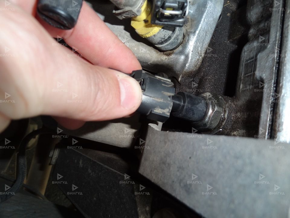 Замена датчика давления масла Renault в Тольятти Замена датчика давления масла Renault в Тольятти