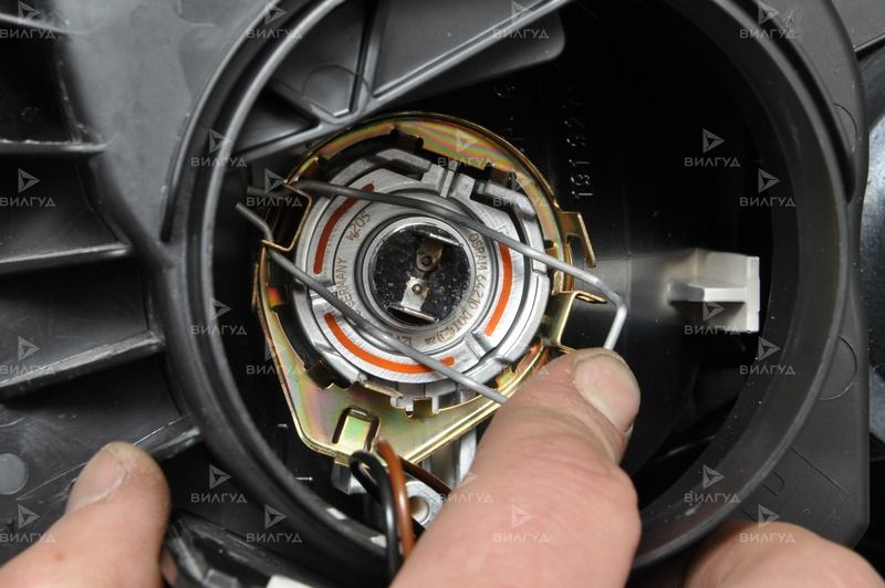 Замена ламп ближнего света Mazda CX 5 в Тольятти