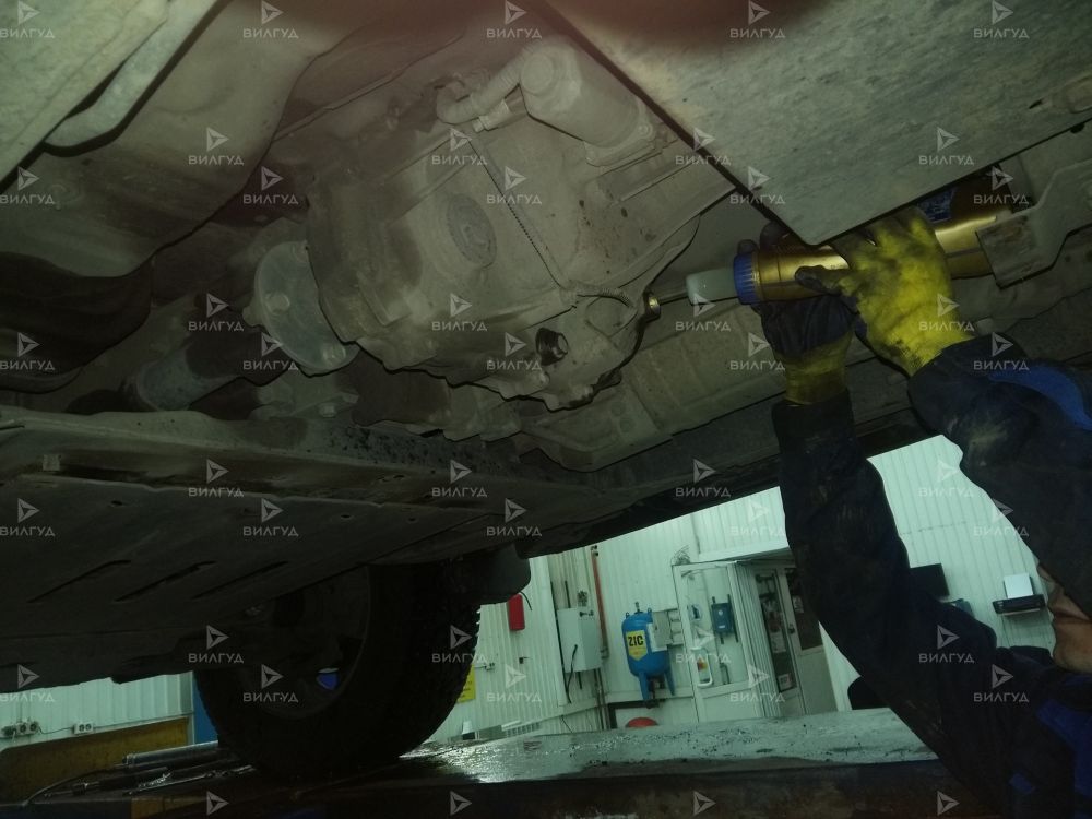 Замена масла раздаточной коробки Audi A4 в Тольятти