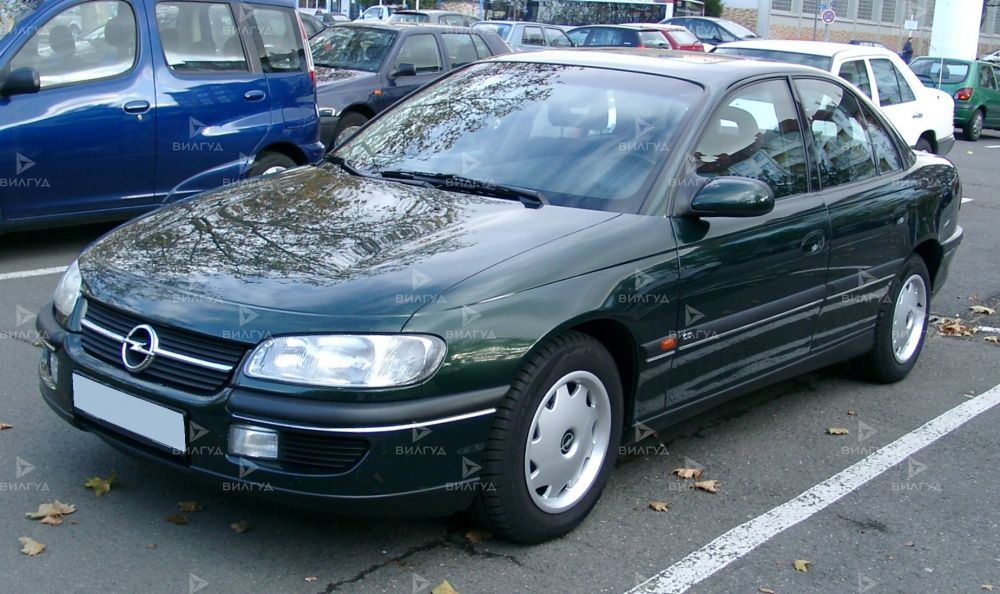 Замена противотуманной лампы Opel Omega в Тольятти